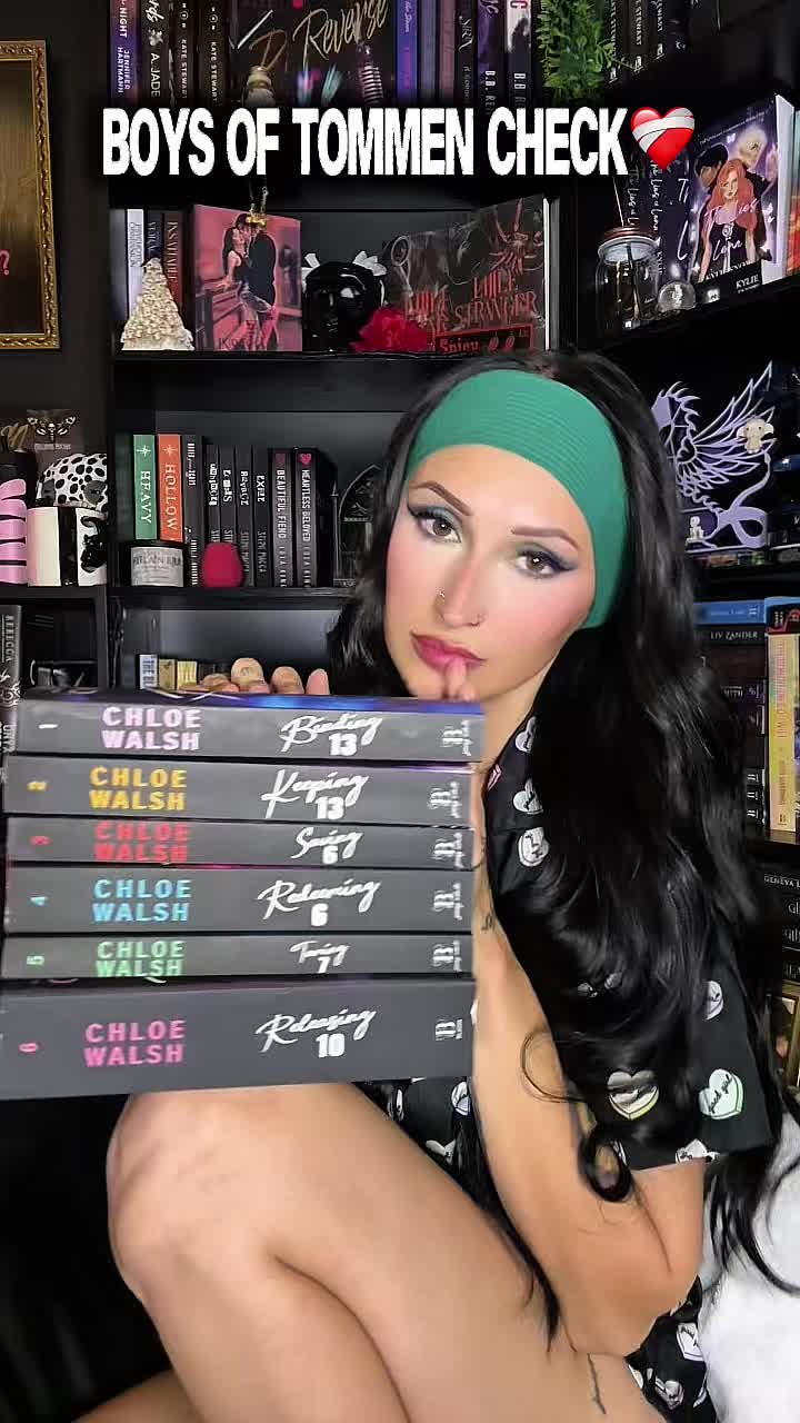 @𝔞𝔰𝔥 | booktok 🖤📚