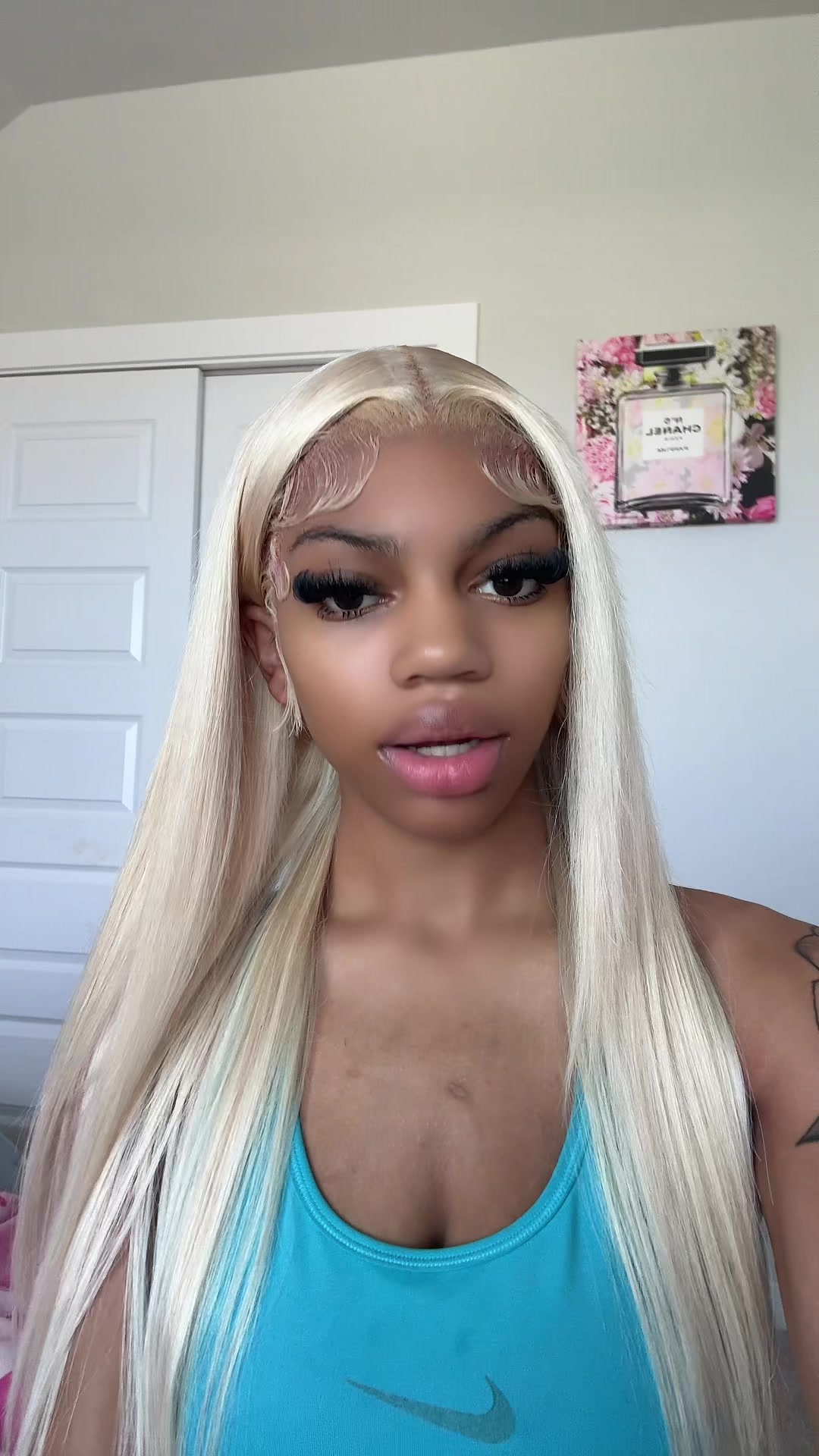 @👄.