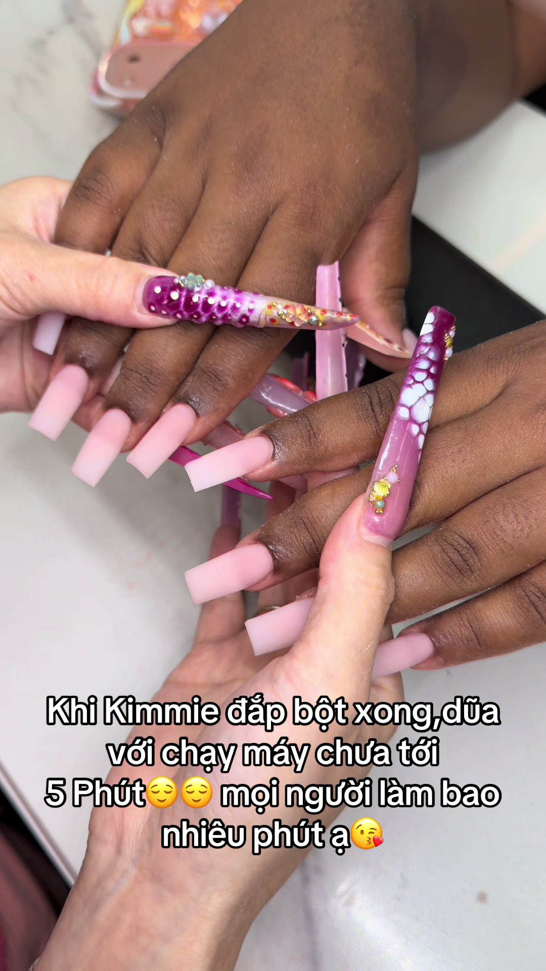 @KimmieNails🇻🇳♥️🇨🇦Tấu Hài😜