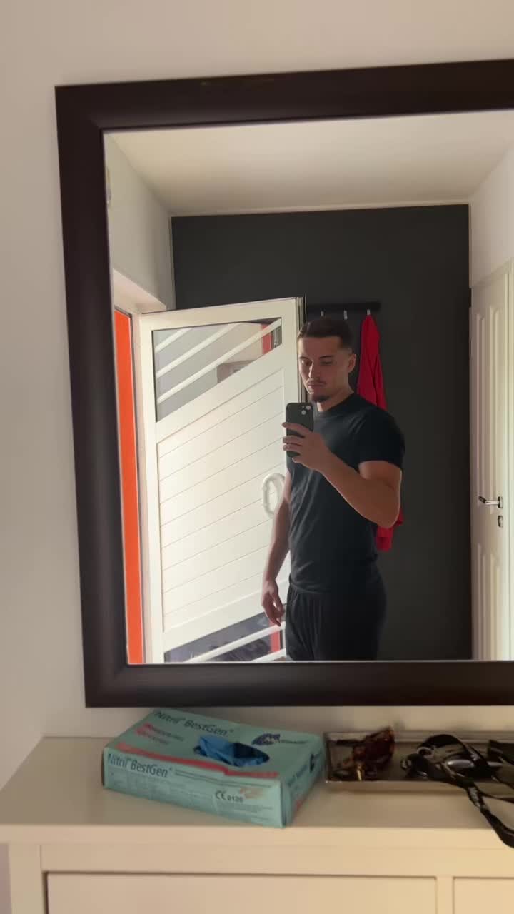 @𝑳𝒐𝒏𝒊_𝒔𝒎𝒍