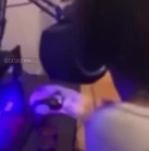 @⃟