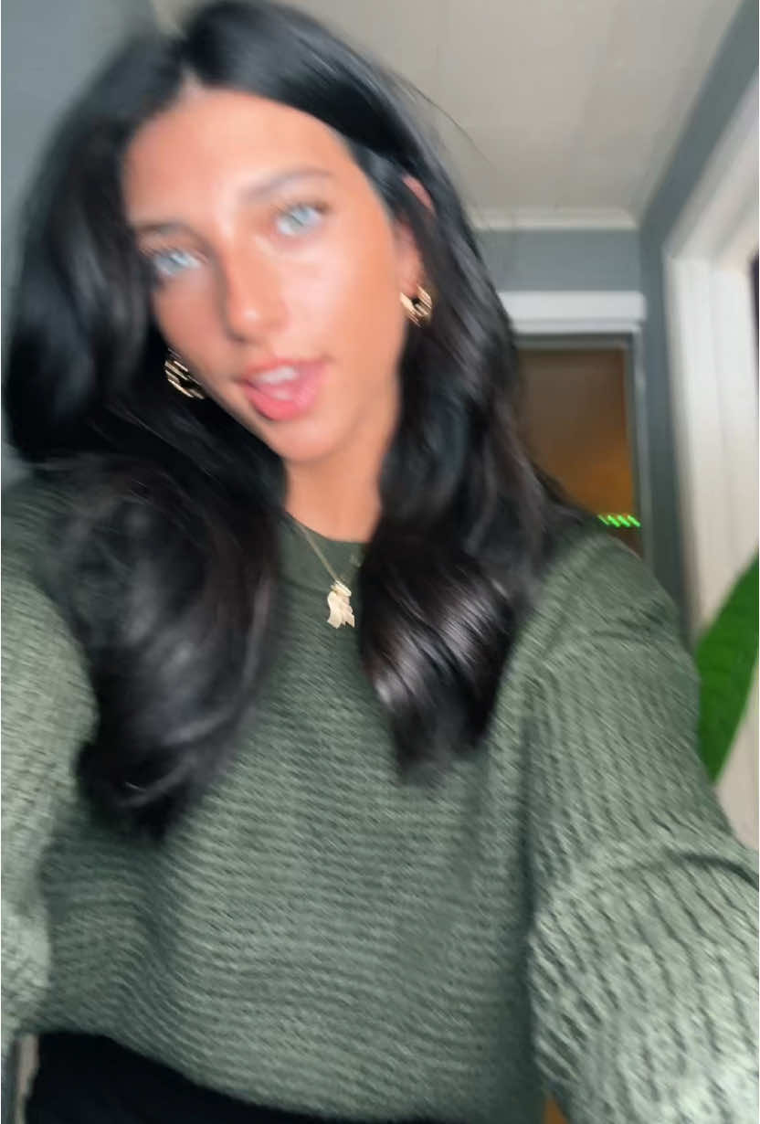 @bellaazelenskii