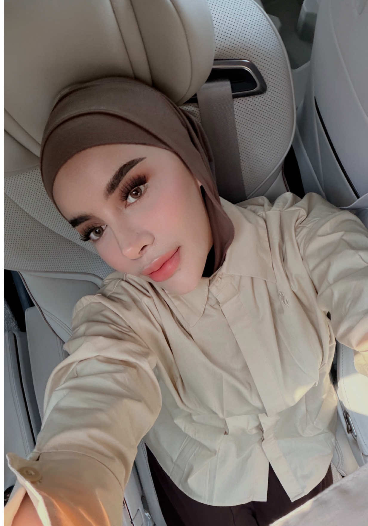 @AGHNIA
