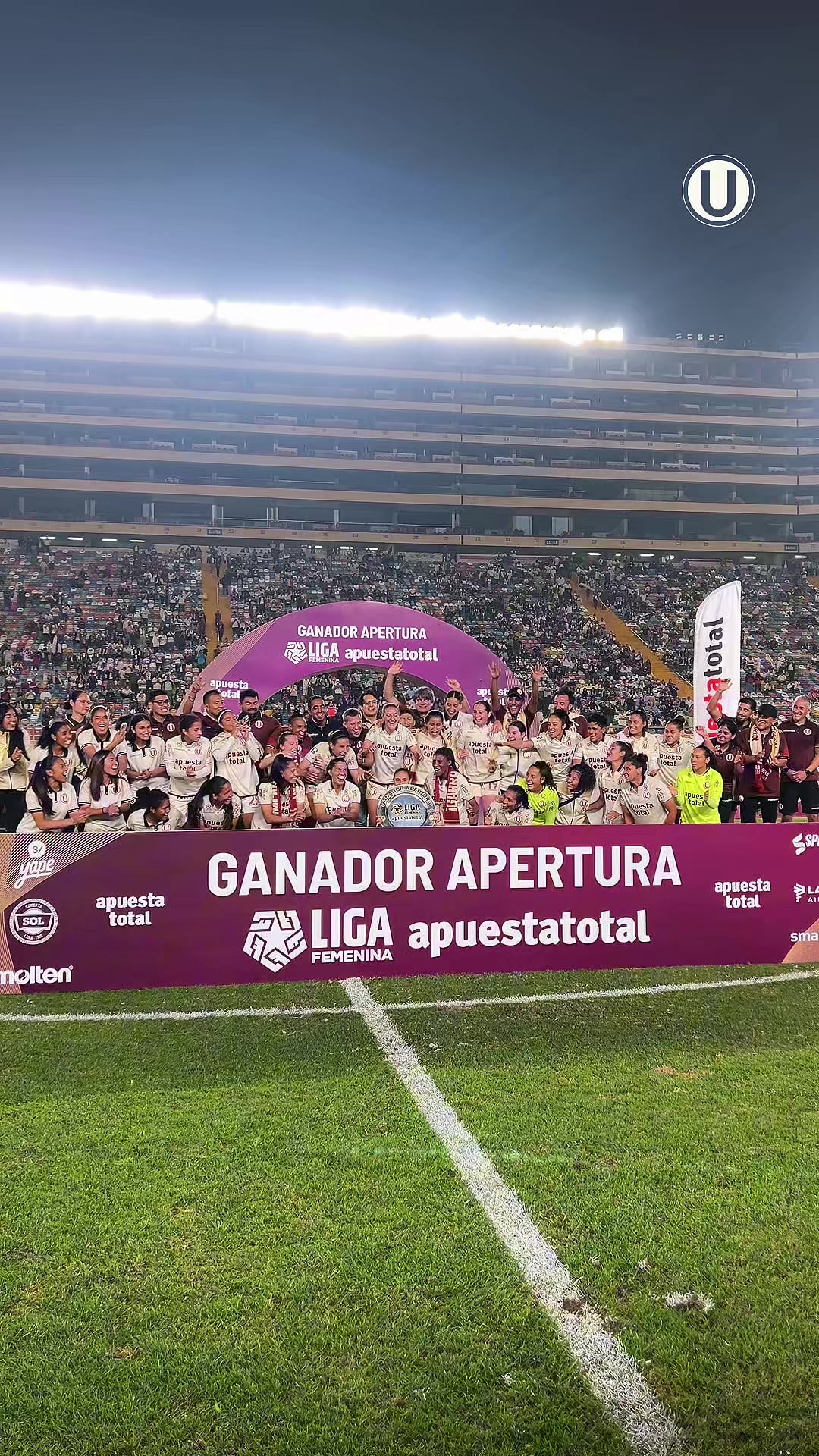 @Universitario