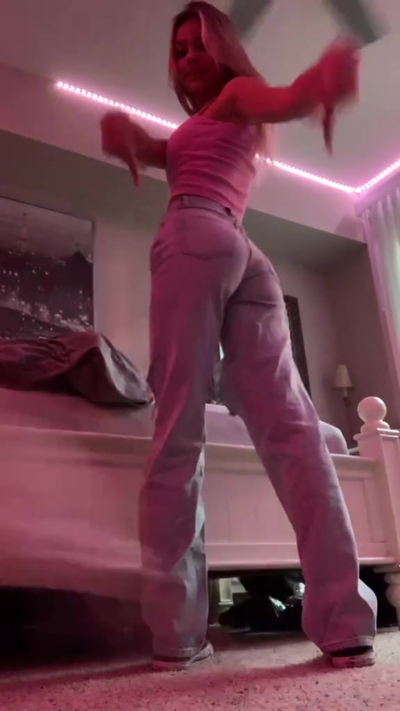 @notsofialianna