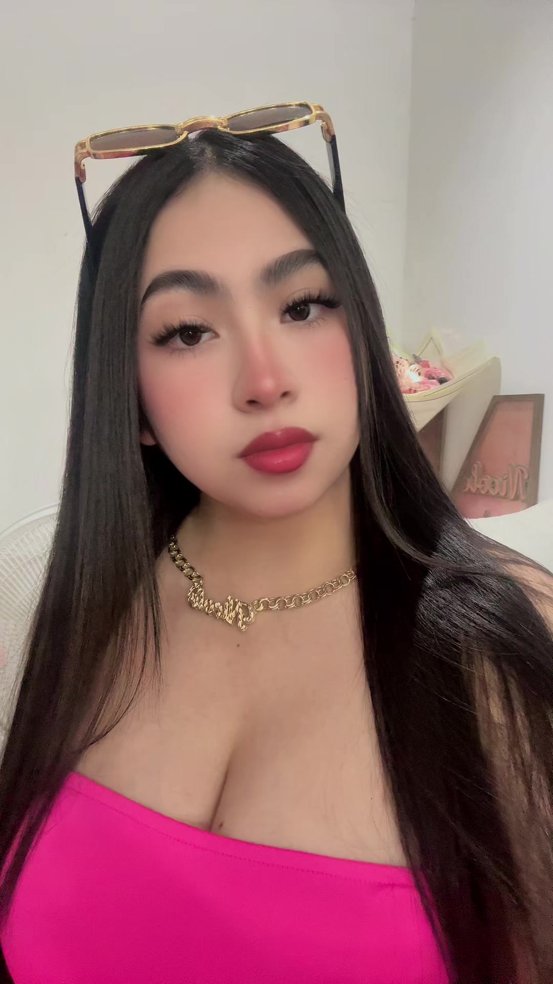 @𝓝★