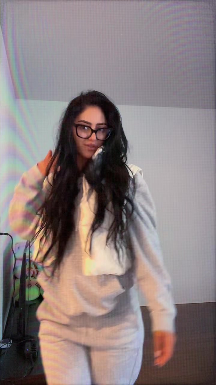 @Elena Jora