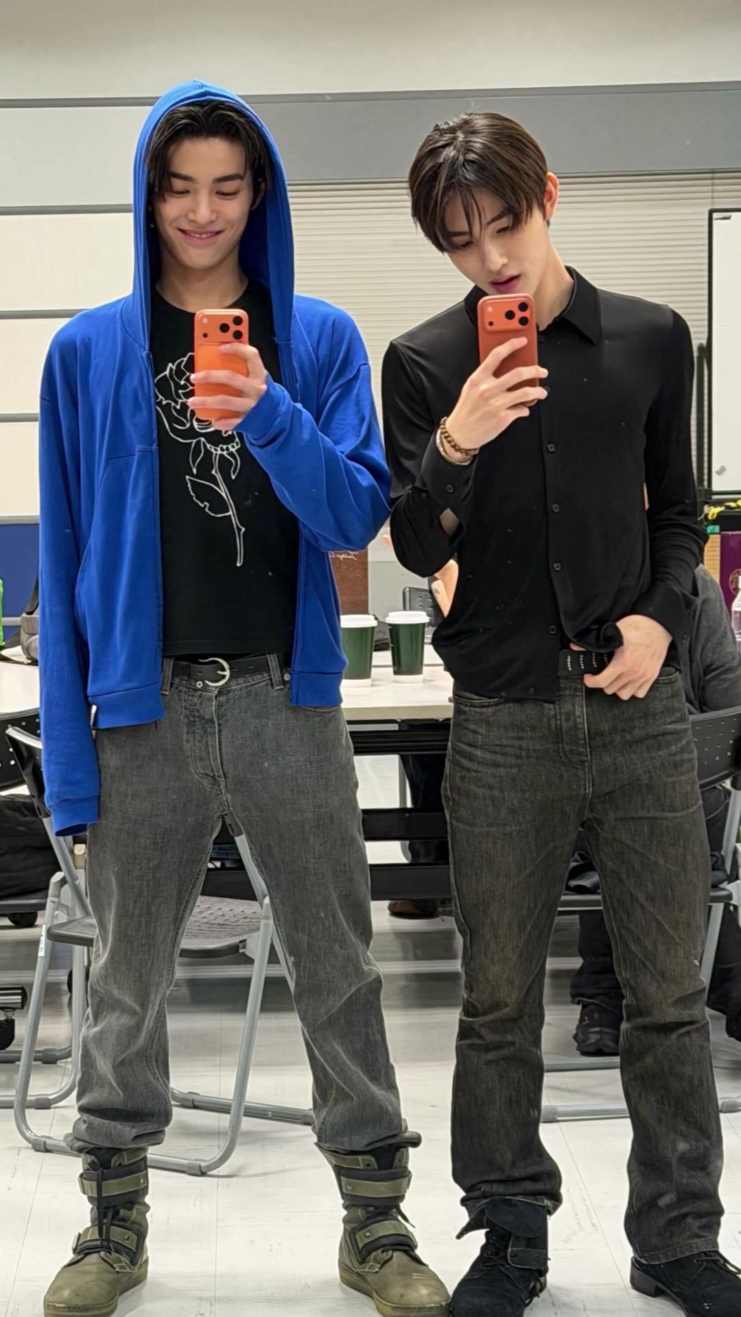 @✰