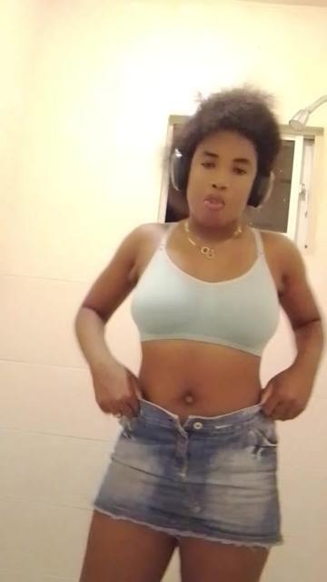 @Laura la para