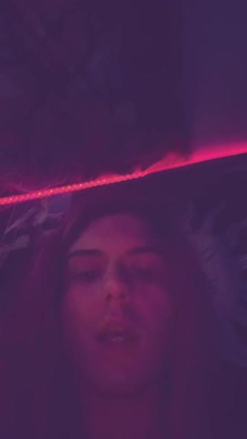 @lilh0m0fr
