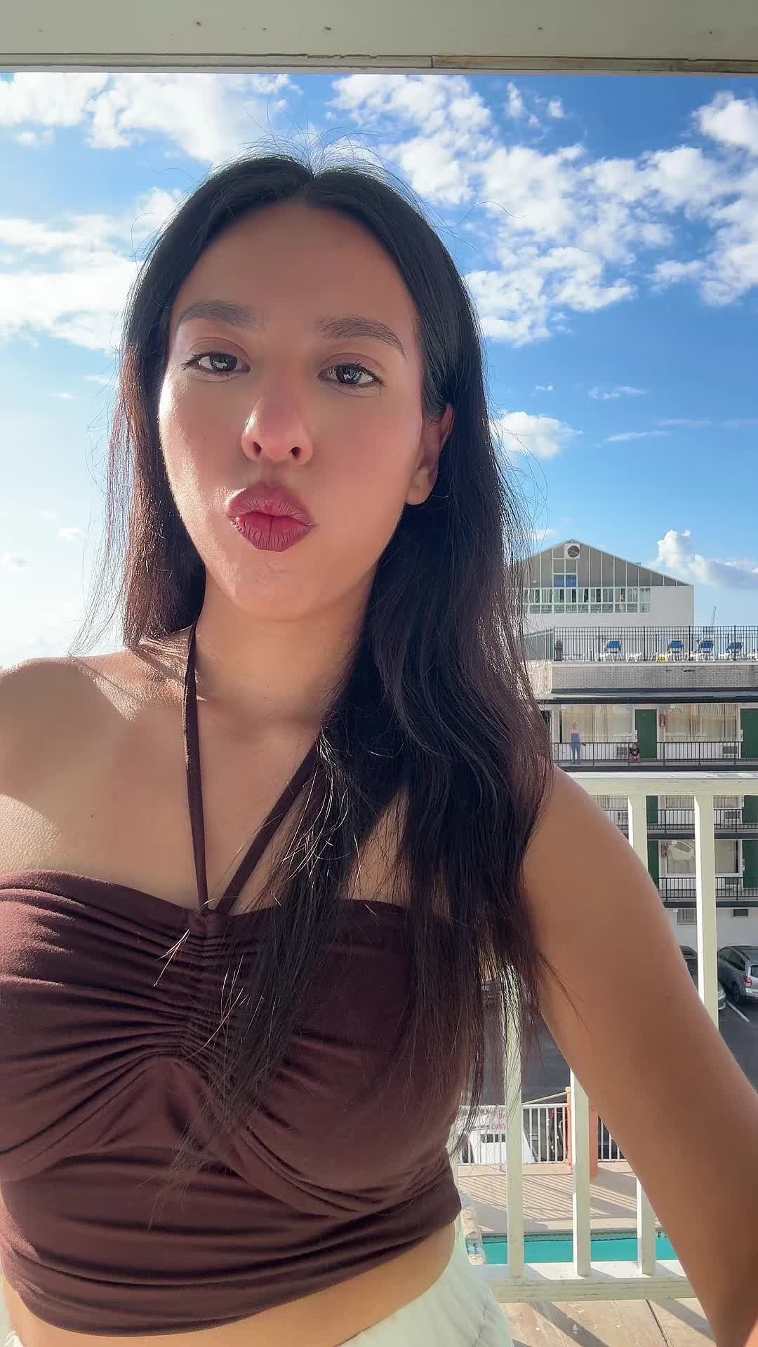 @Les🕷️