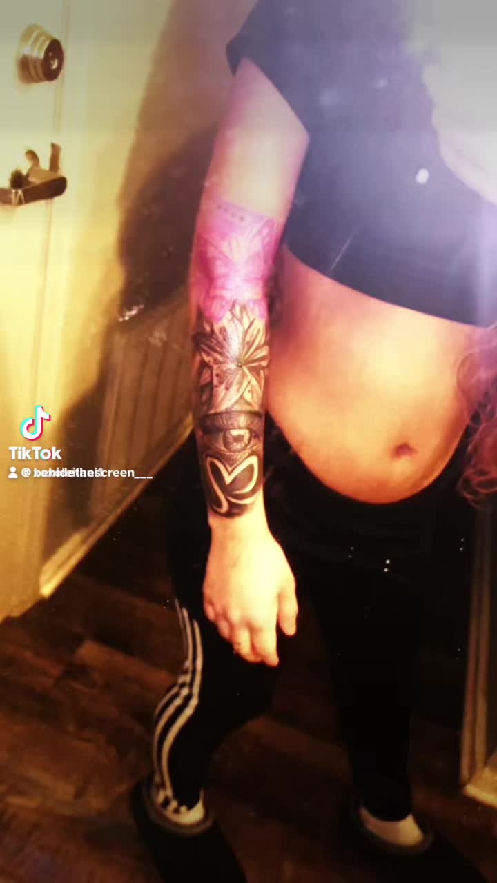 @femalesmurk