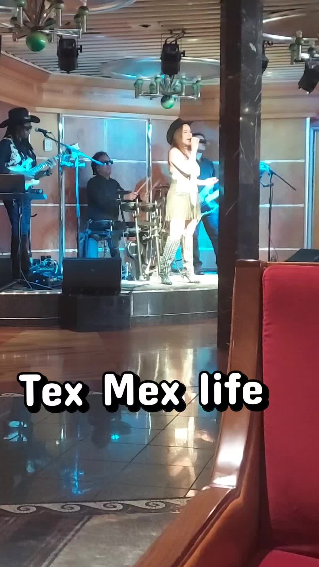 @Luna