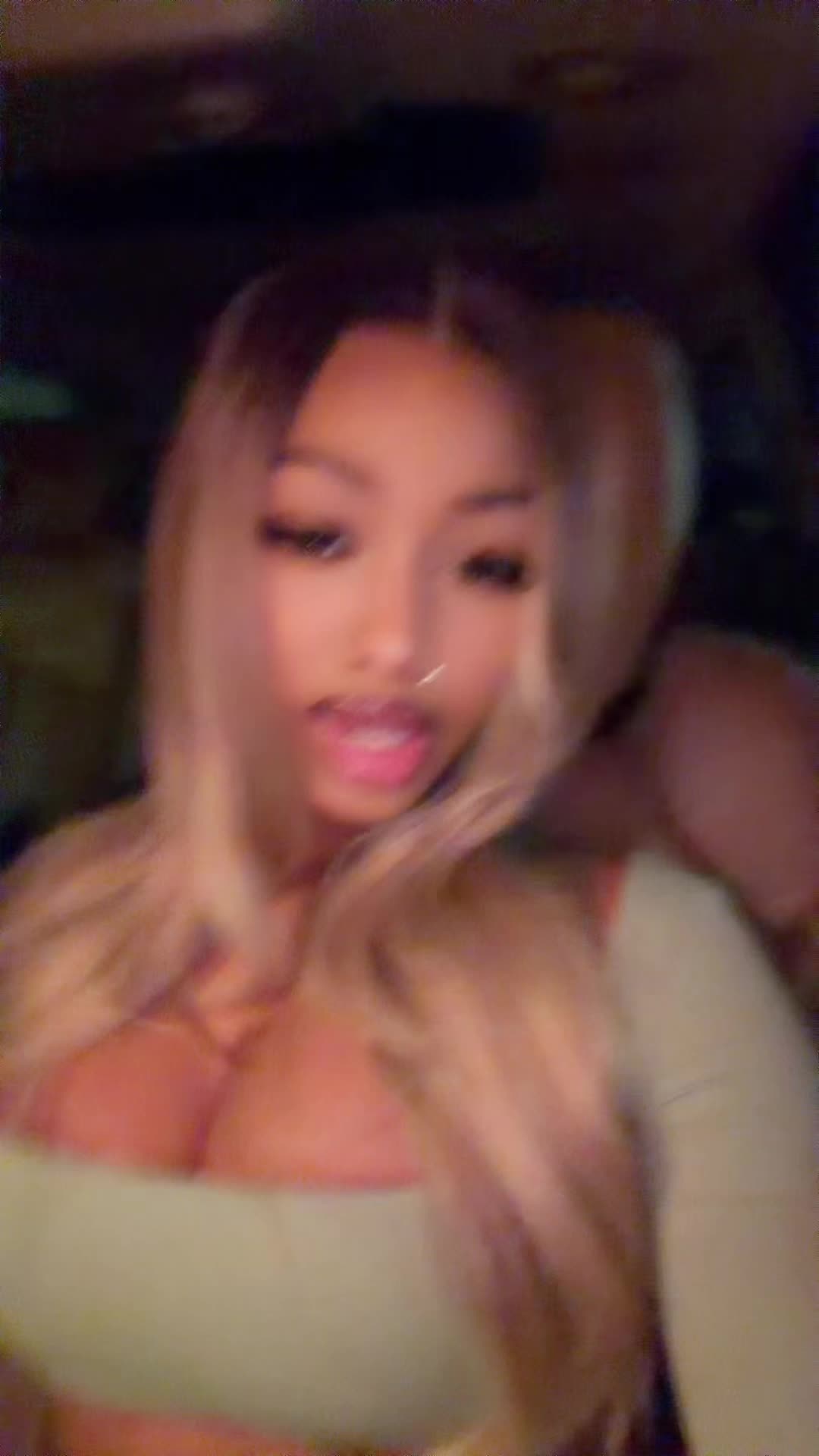 @Ashley<3