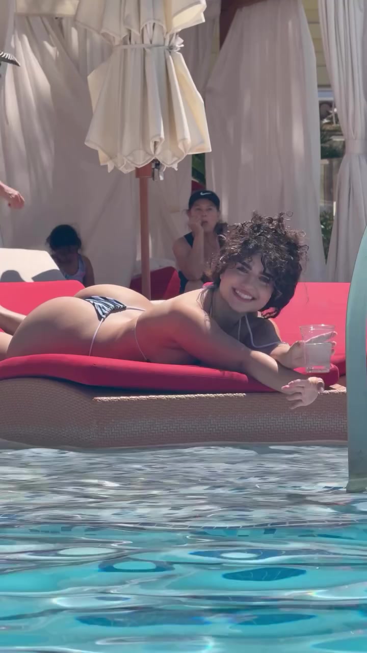 @andriana Andrade
