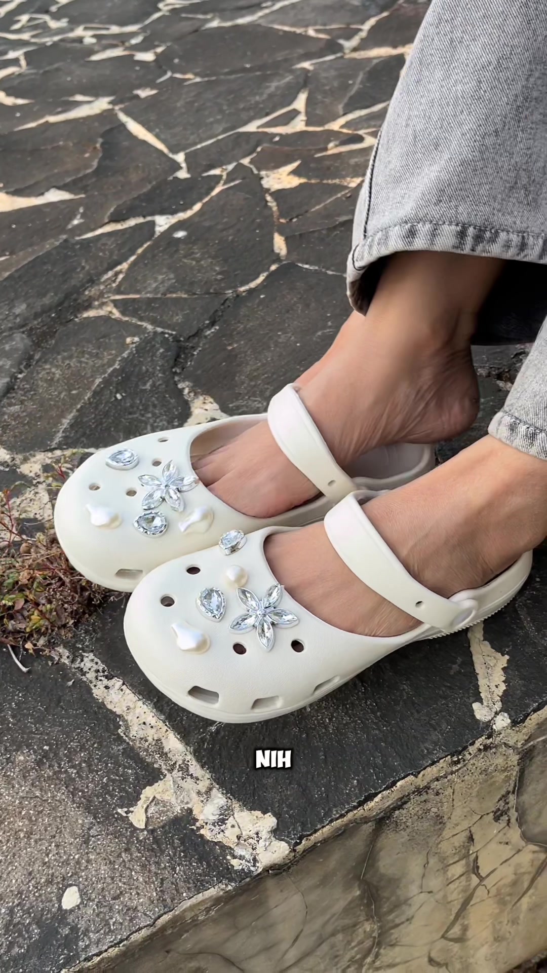 @LELI si paling TAS dan SANDAL