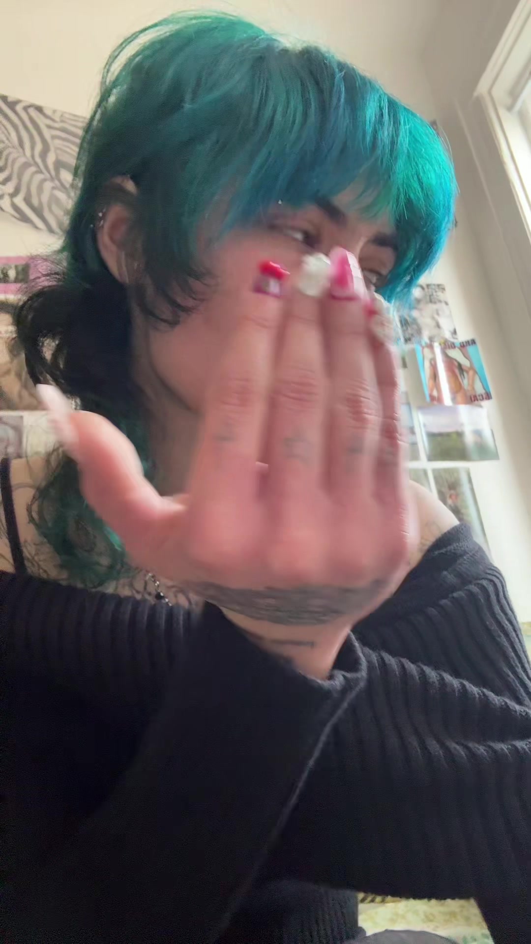 @n0time2flirt