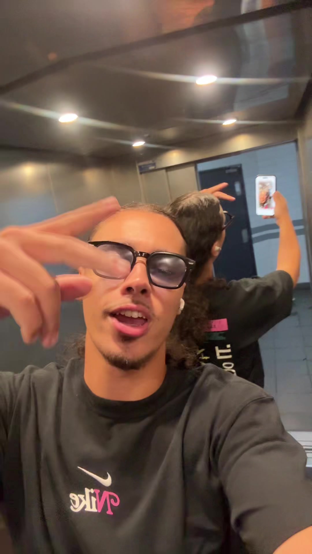 @7