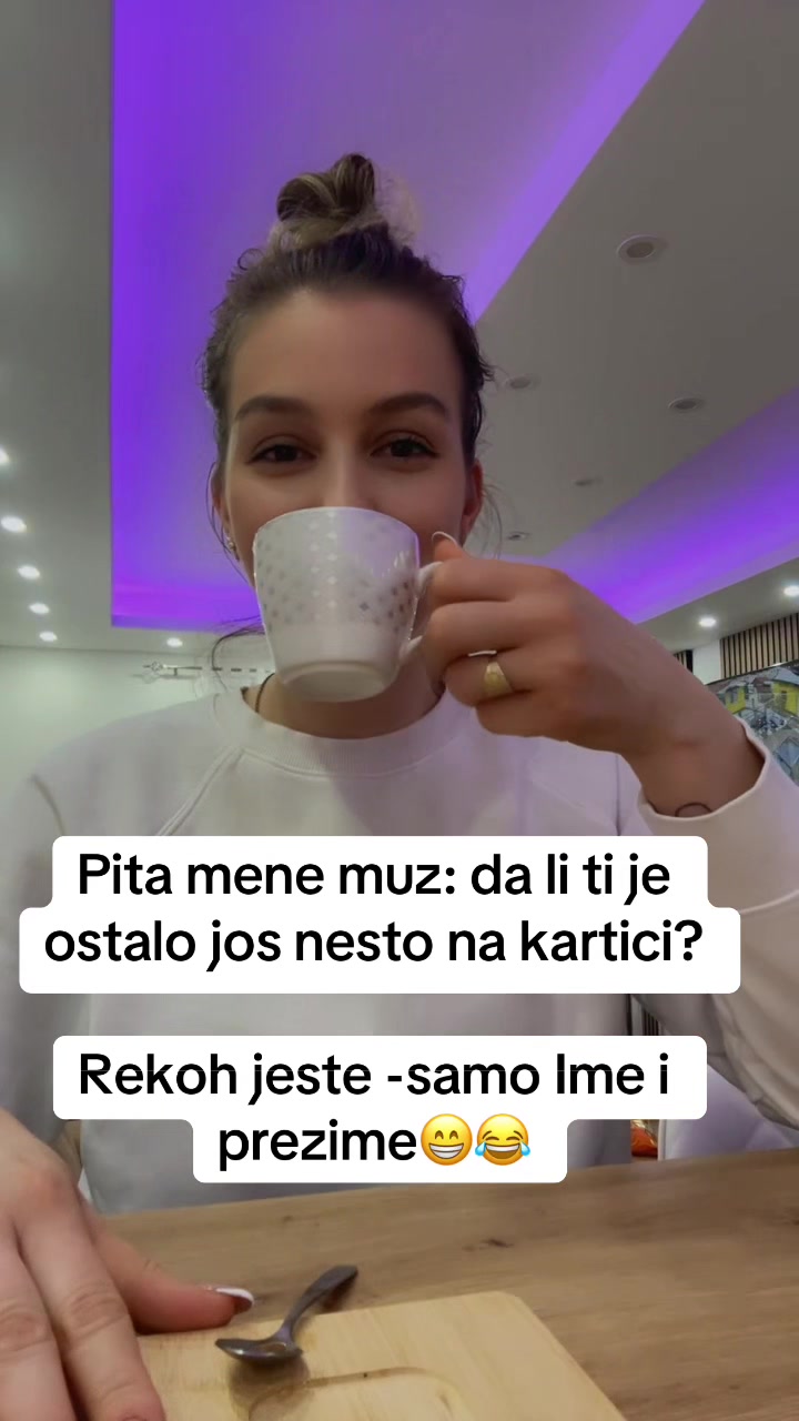 @Viktorija🍀