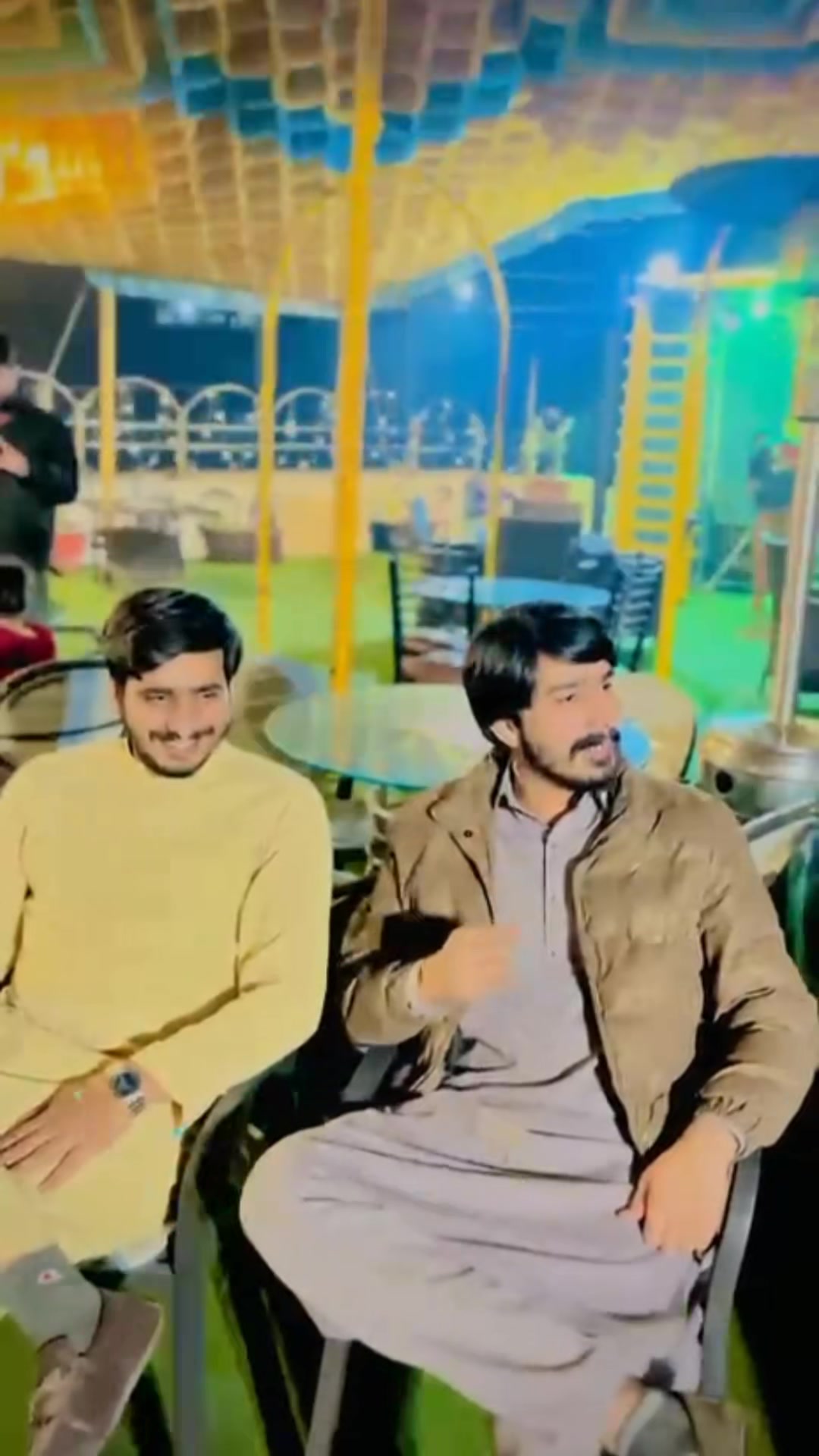 @ShehroZ BhaNdaRa 🇪🇭