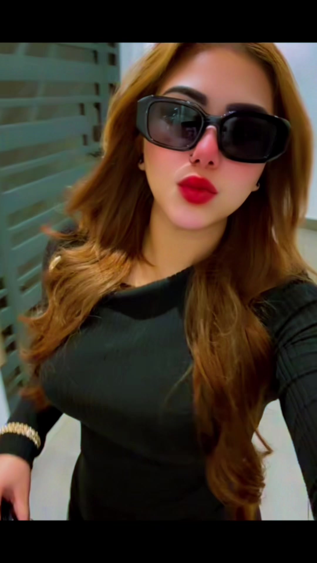 @SHE'S THE BOSS