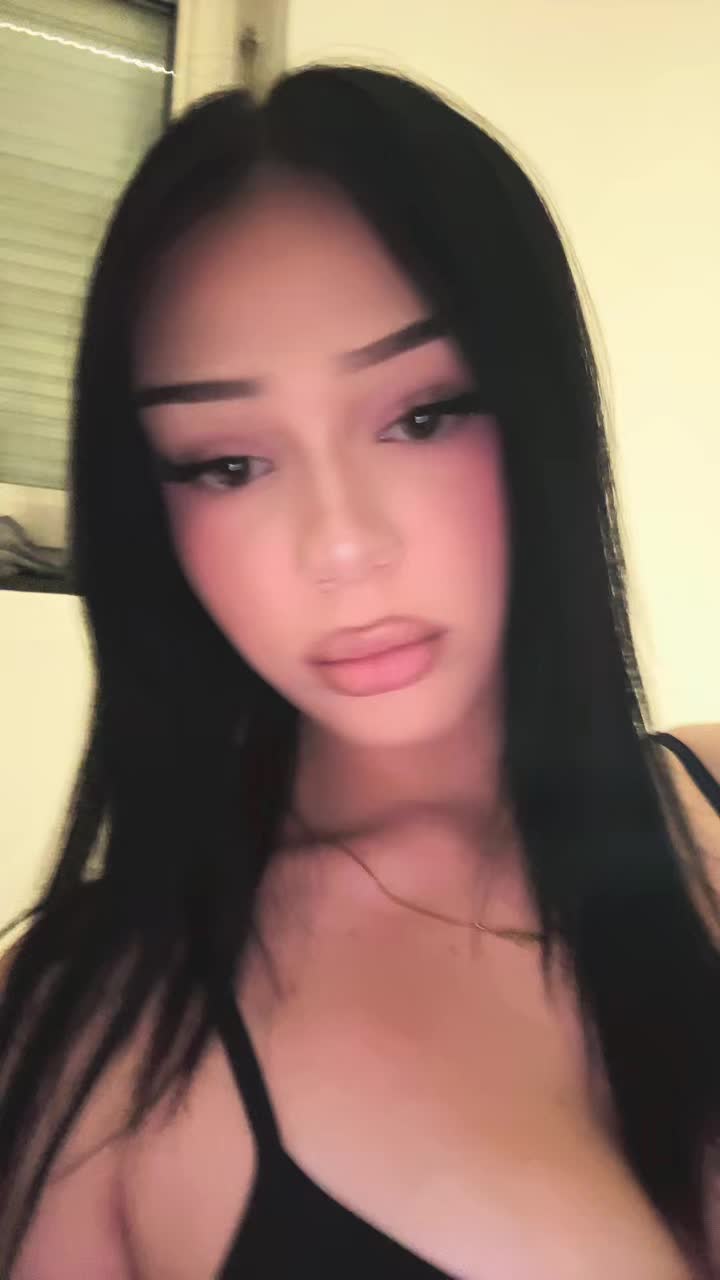 @𝐑𝐨𝐬𝐚𝐥𝐢𝐞 🩷