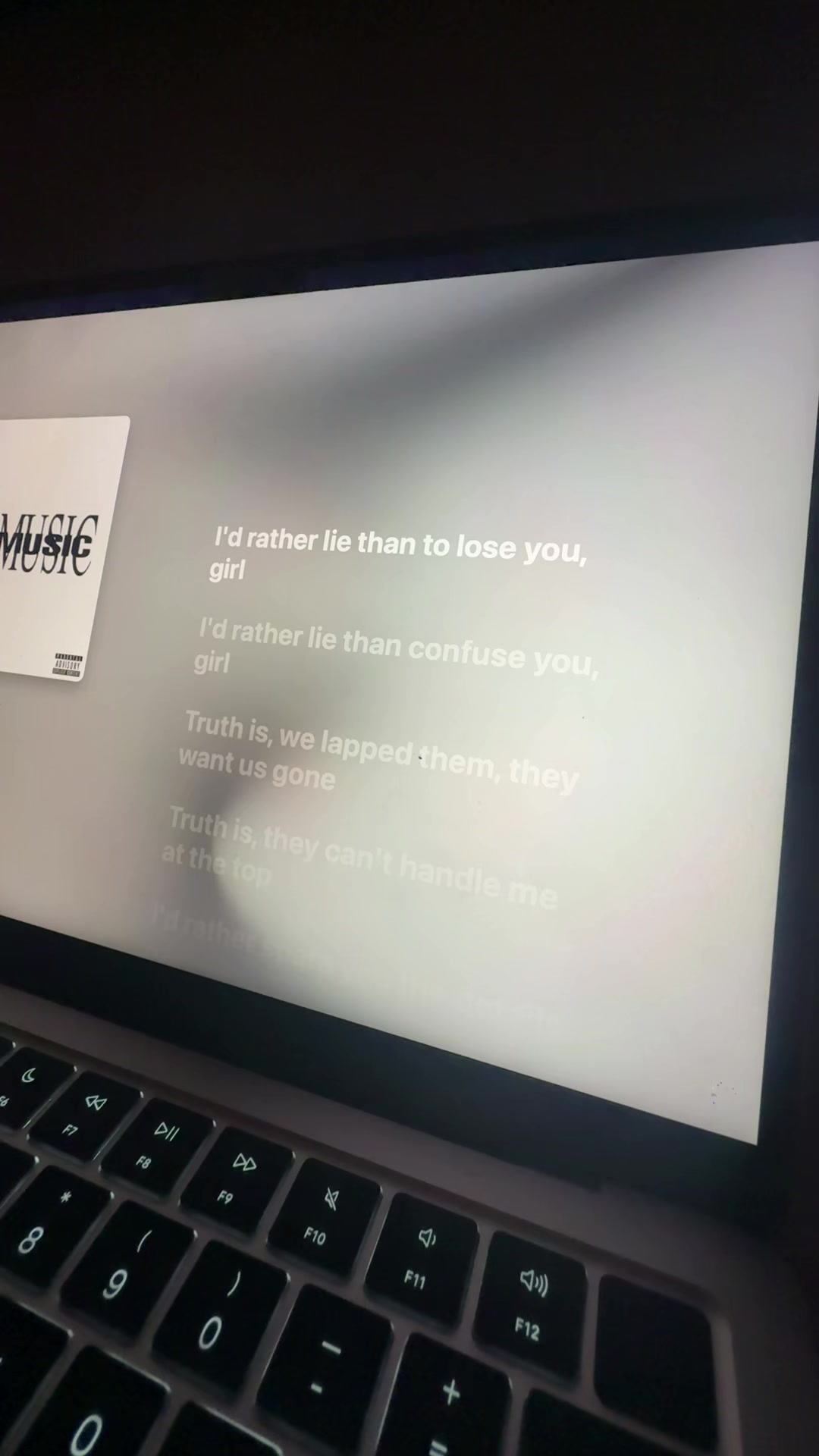 @lyricsprada