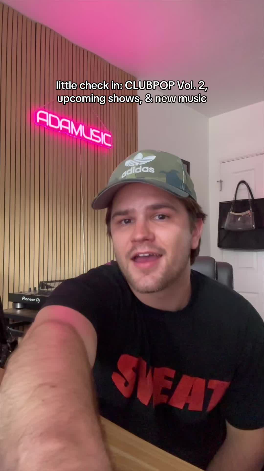 @Adamusic