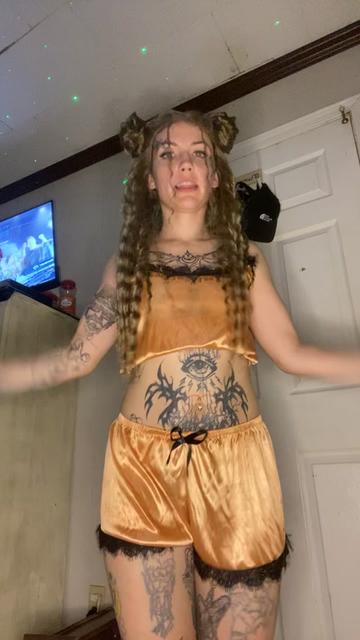 @SxyLzrd