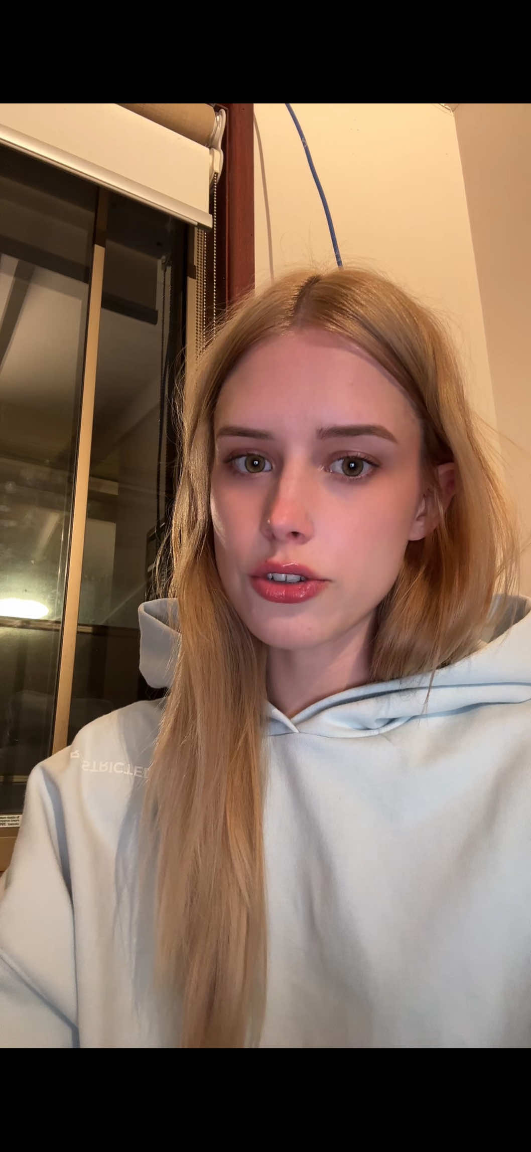 @phoebeee