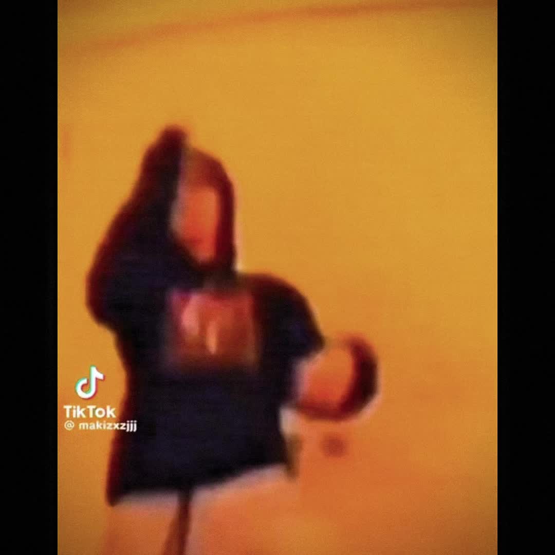 @v1vid.y4z
