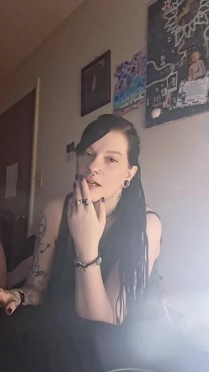 @Iminsanitylifeisthemadhouse🫀