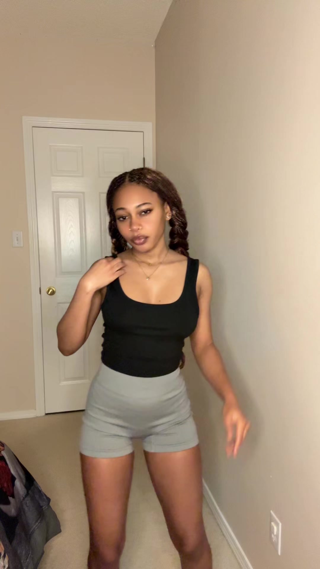 @Emily🖤👤