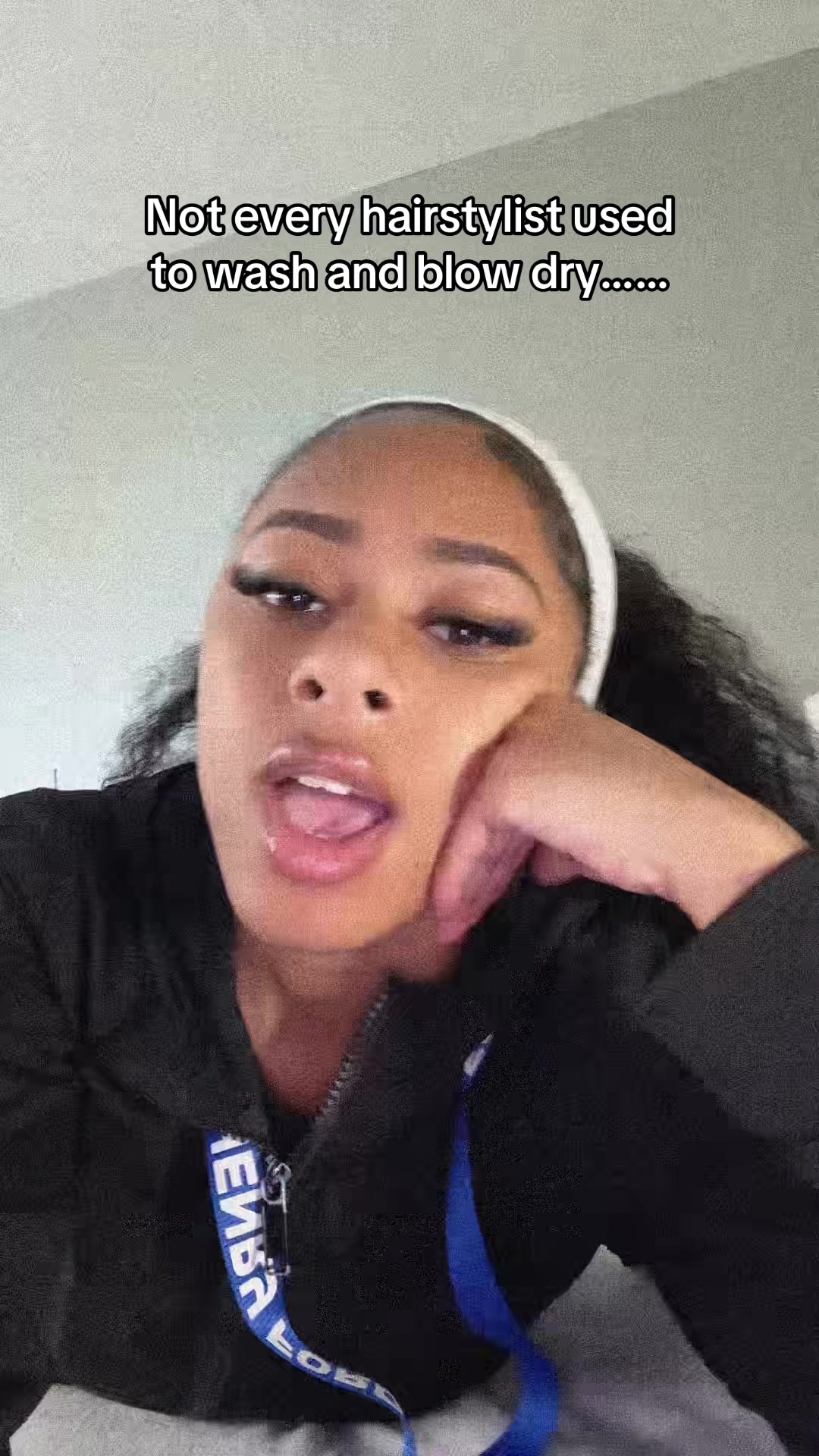 @Mia