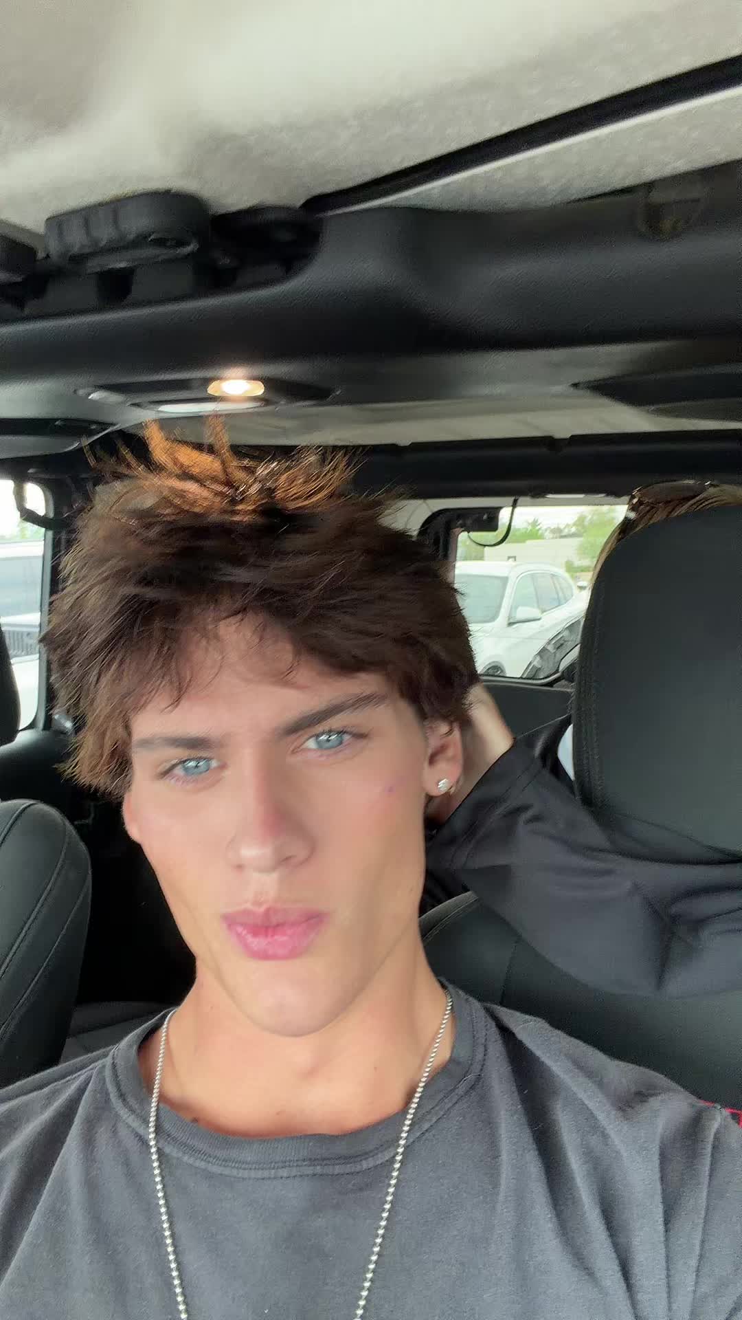 @sky