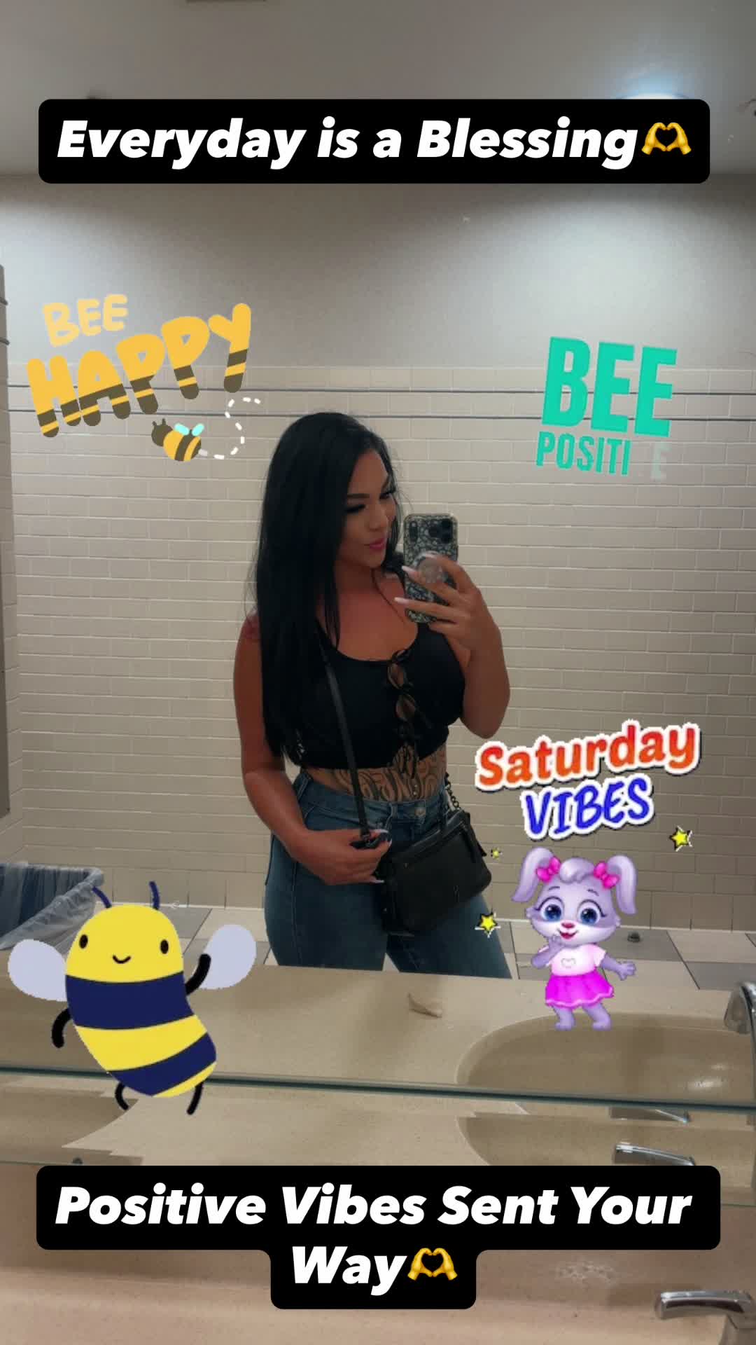 @Bella_B_