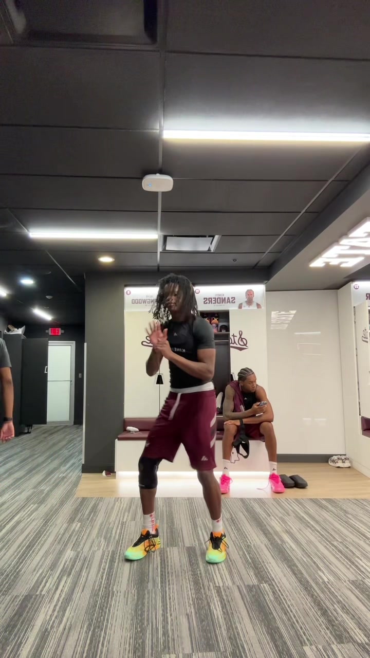 @6’6 character 🕴️