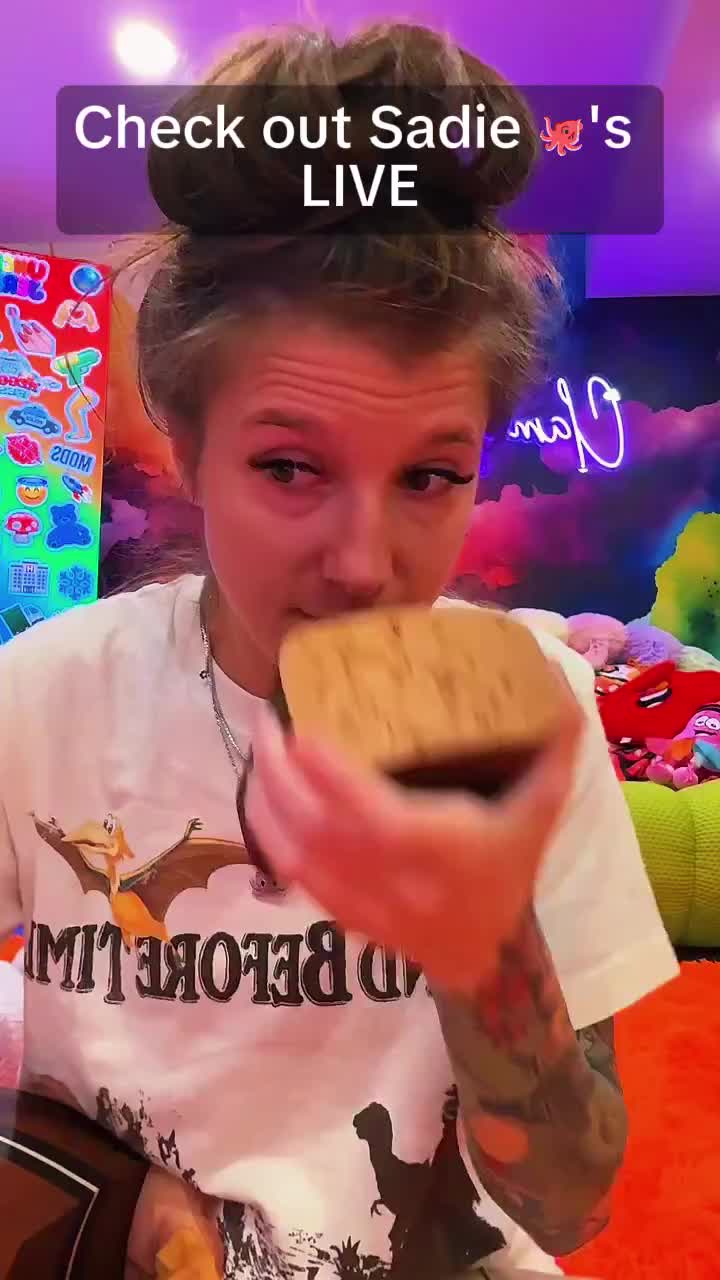 @lauragrassi727🐙 🖤💚💙