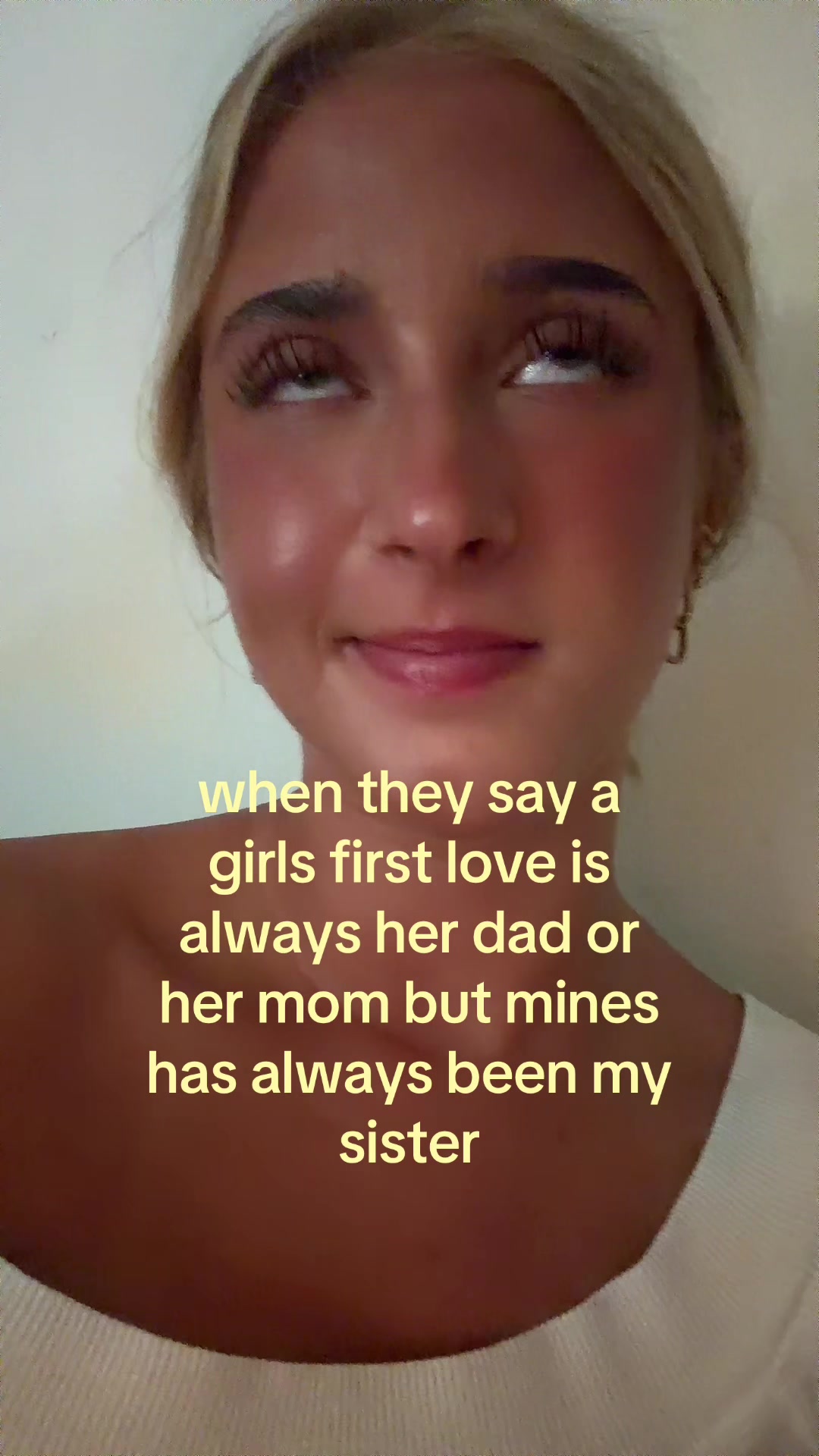 @theelliebarker