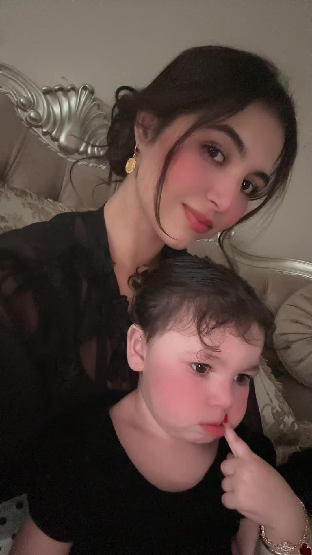@rosalindacov