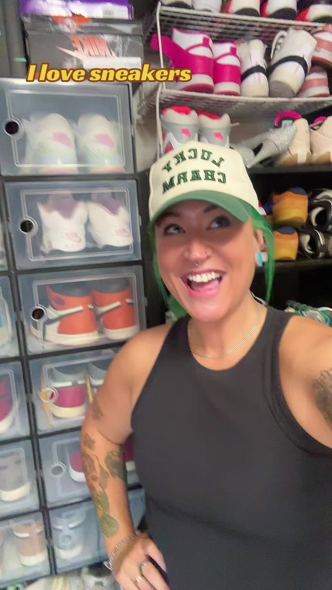 @elliethesneakermom