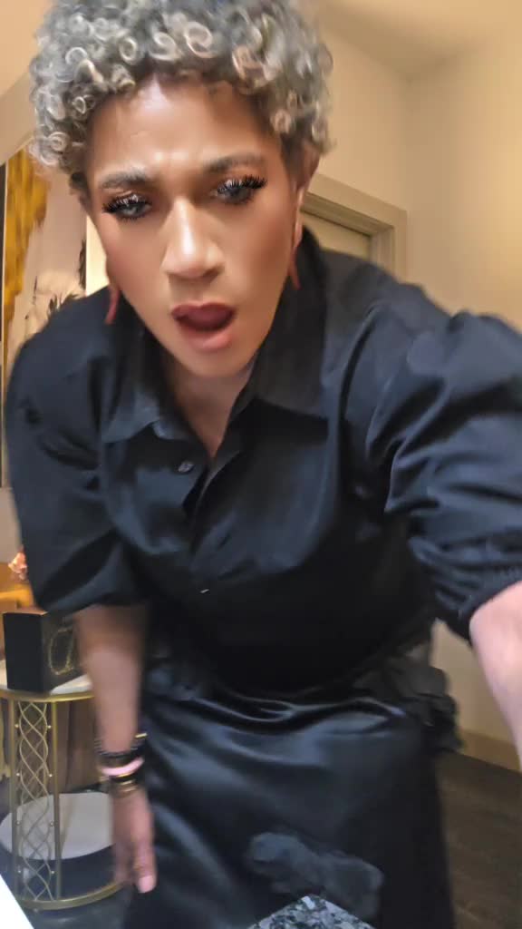 @Demi