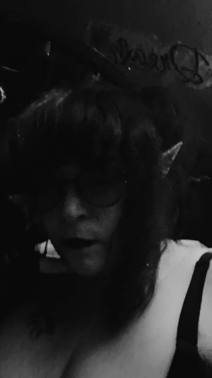 @🧙♀️🐈⬛Mickey Hollow📚🧝♀️