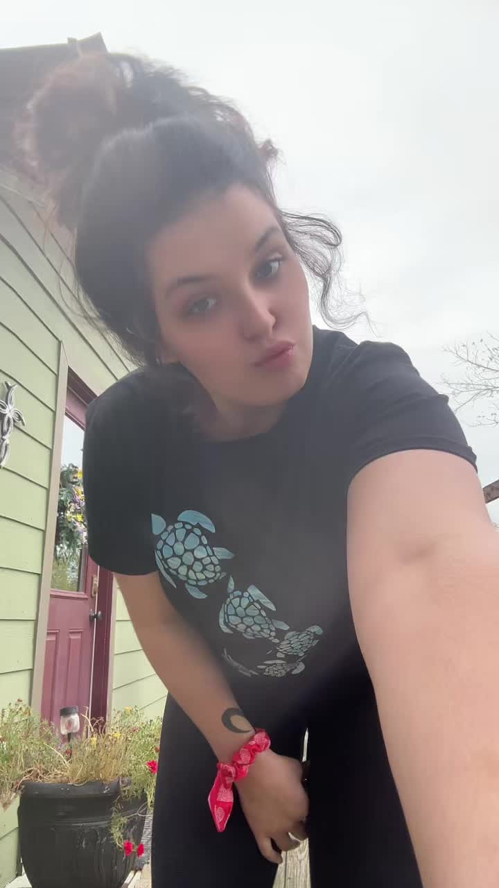 @JustaContentHouse