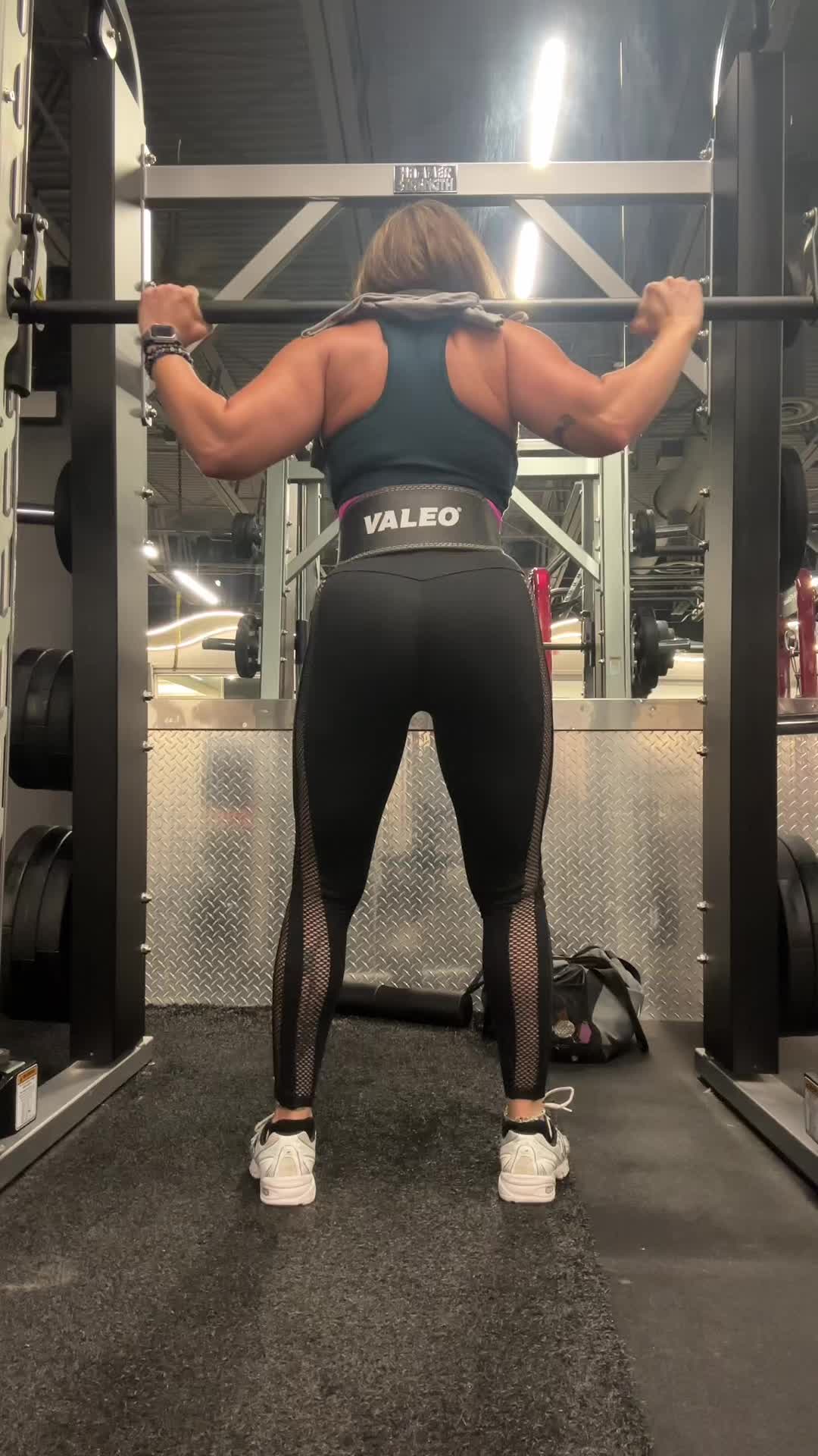 @Dana Dee68