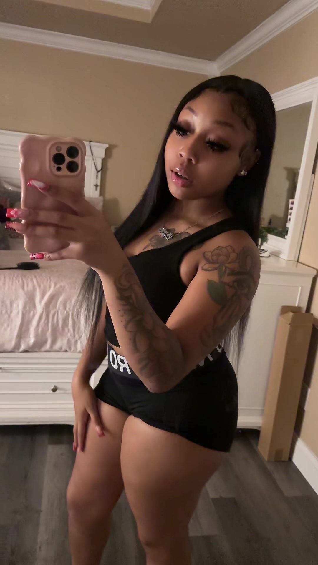 @shaniya janai