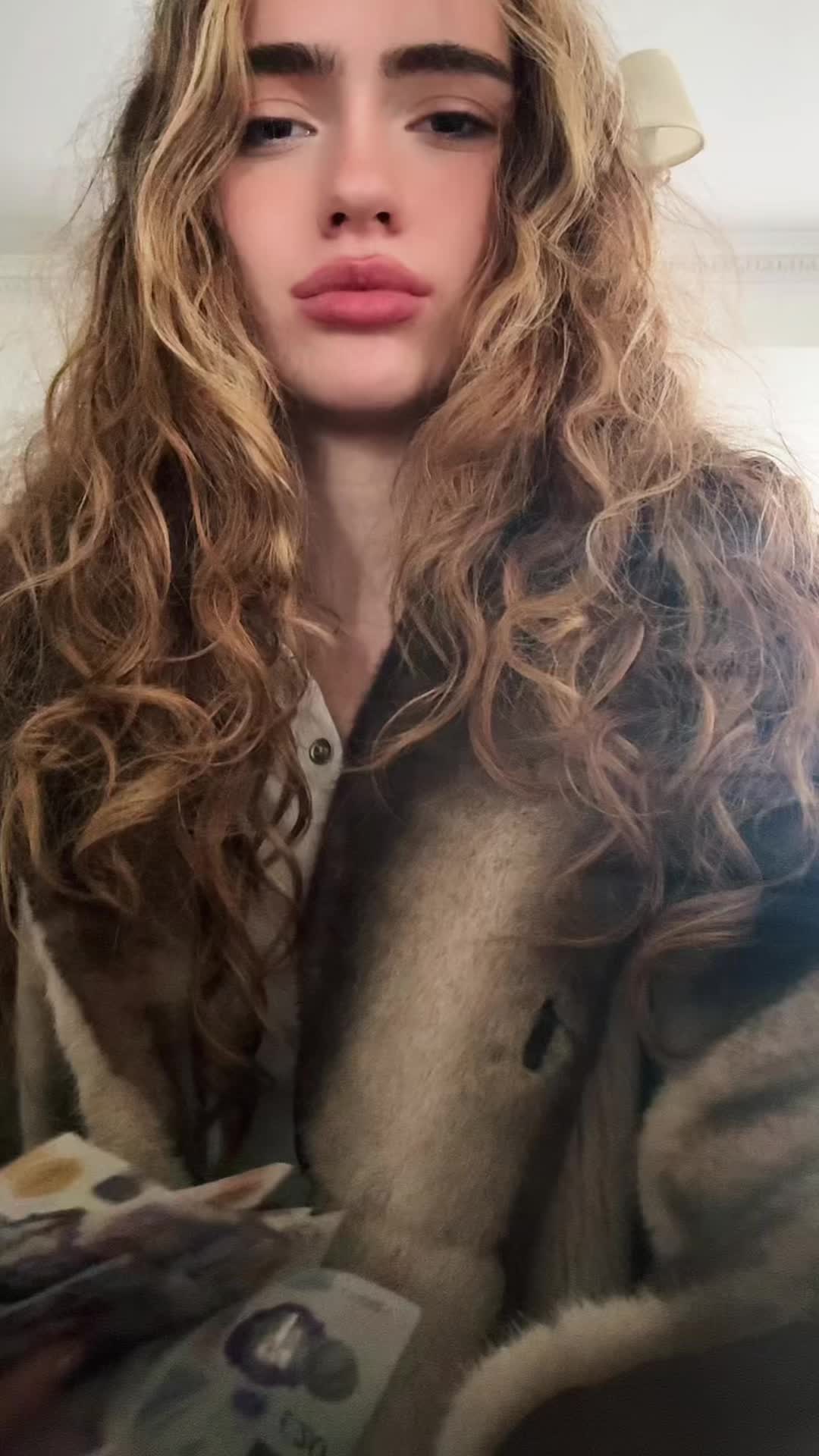 @girlwhosgotitgoingon