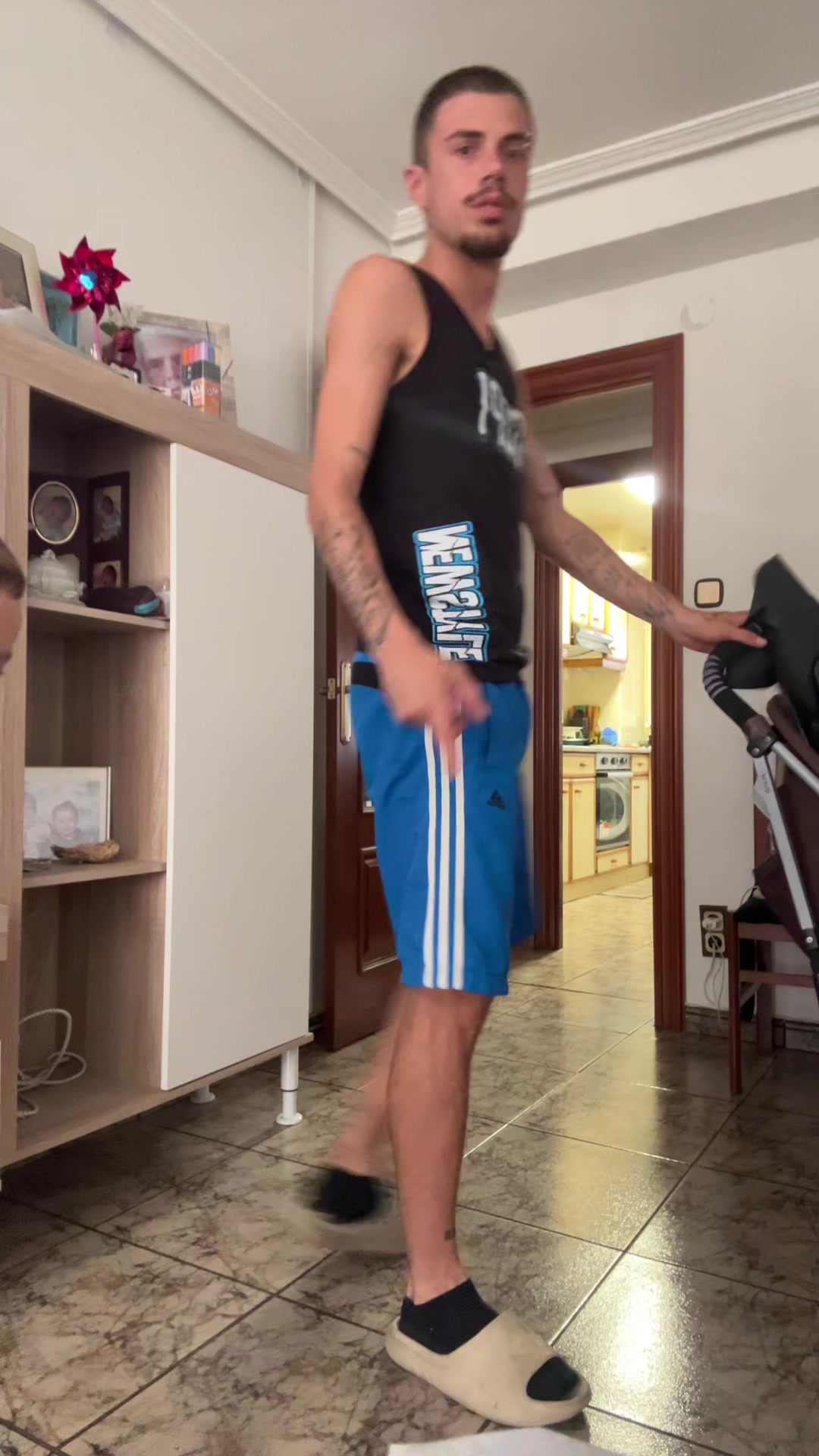 @By.aaron_