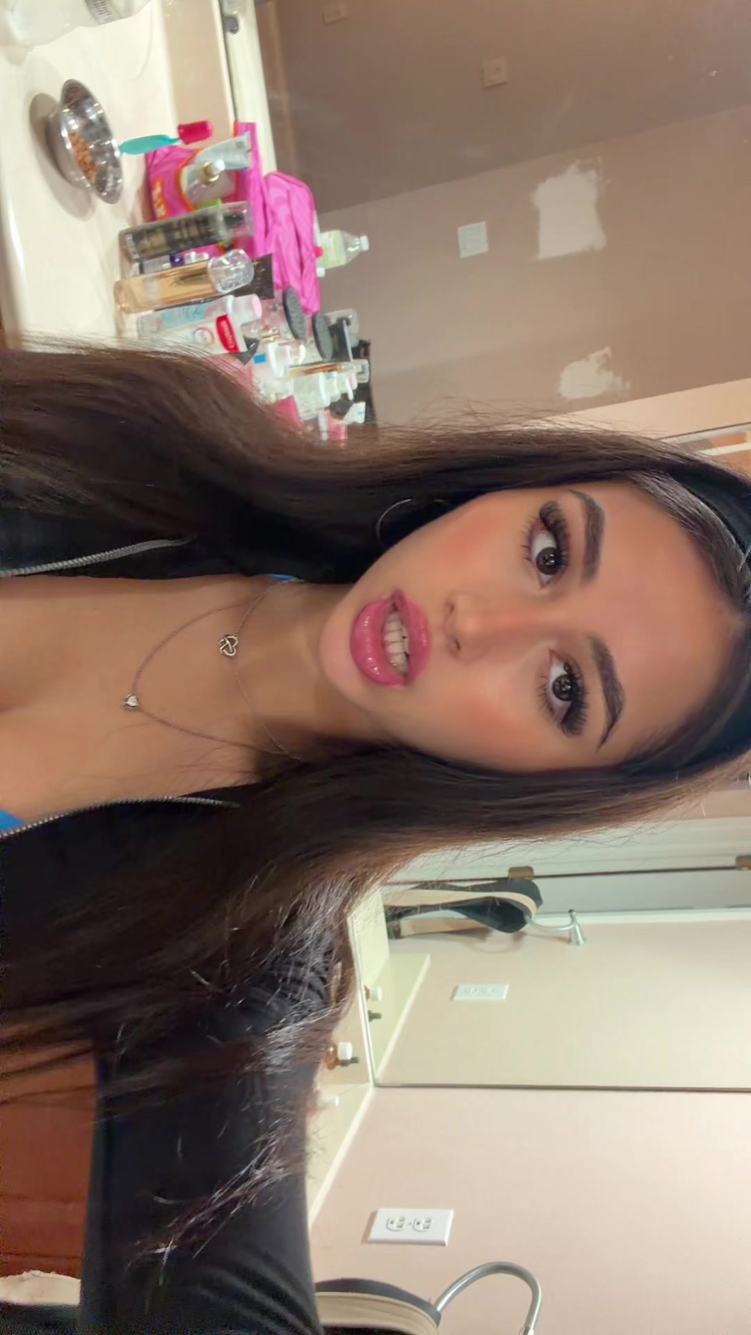 @isabella