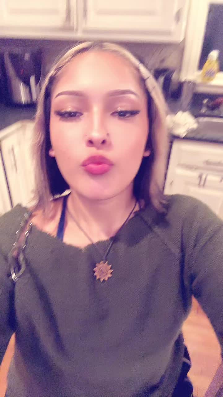 @Bella
